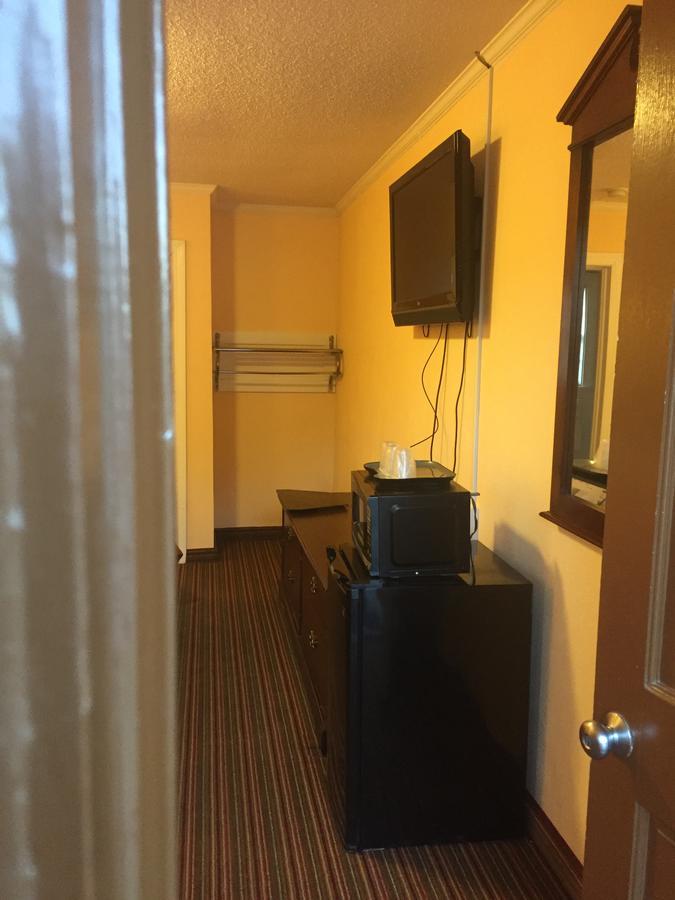 Wakefield Inn Motel Dış mekan fotoğraf